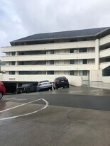 2860 Waialae Ave, Unit 304 in Honolulu, HI - Building Photo