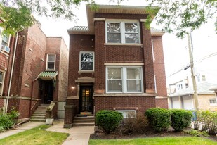 6458 N Wayne Ave, Unit 2 Apartments