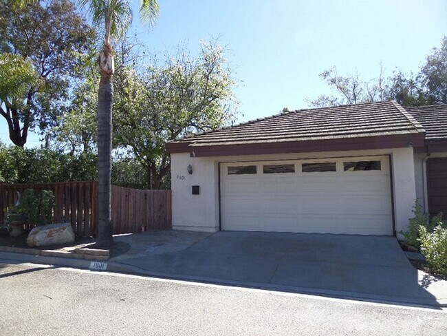 1801 Esquire Glen