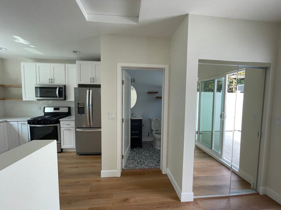 5258 Beeman Ave in Valley Village, CA - Foto de edificio