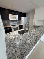 7075 NW 186th St, Unit C409 in Hialeah, FL - Building Photo