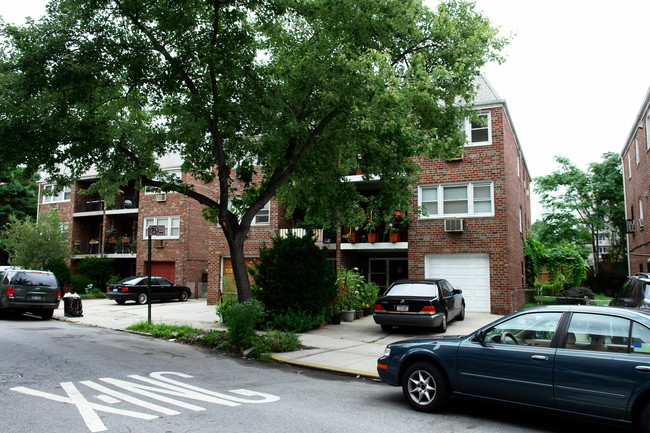 3181-3183 140th St in Flushing, NY - Building Photo - Building Photo