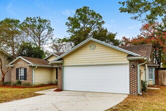 7971 Copperfield Cir N in Jacksonville, FL - Building Photo - Building Photo