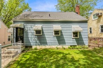 1171 Hilltop Dr in Akron, OH - Building Photo - Building Photo