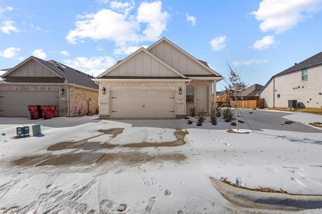 property at 3504 Clover Leaf Ln