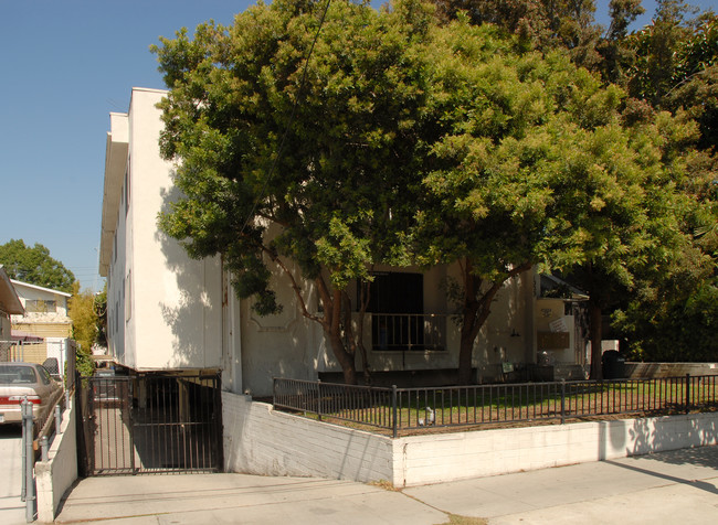 1325 N Fuller Ave in Los Angeles, CA - Foto de edificio - Building Photo