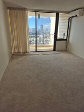 3138 Waialae Ave, Unit 1012 in Honolulu, HI - Foto de edificio - Building Photo