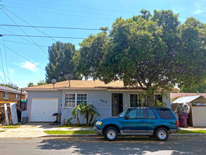 327 E Eleanor Ln in Long Beach, CA - Building Photo - Building Photo