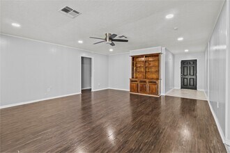 2202 Colonial Ct N in League City, TX - Building Photo - Building Photo