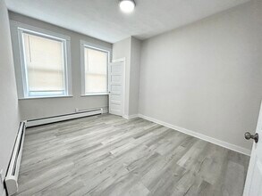 175 Gove St, Unit #2 in Boston, MA - Building Photo - Building Photo