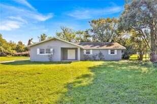 495 Orange Ave in St. Cloud, FL - Building Photo