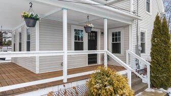 656 Grove St in Worcester, MA - Building Photo