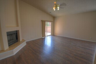908 Tumulus Dr NW in Albuquerque, NM - Foto de edificio - Building Photo