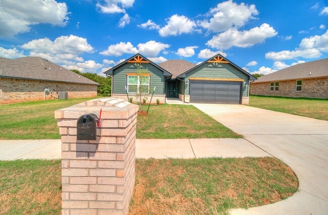 4645 Lincoln St in Harrah, OK - Building Photo - Building Photo