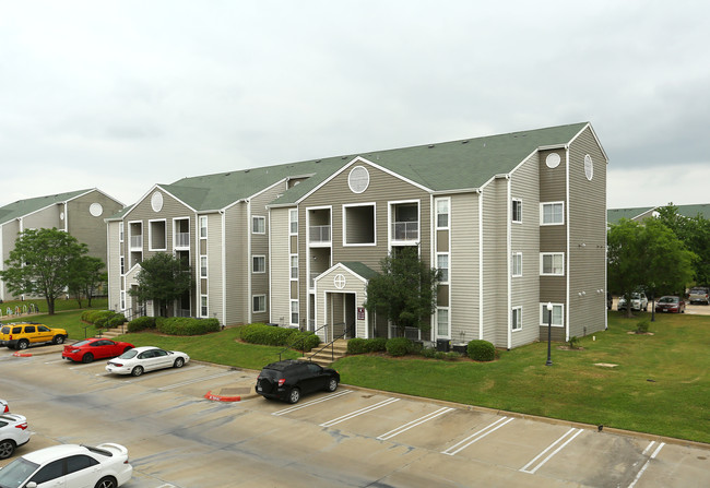 The Trails at Wolf Pen in College Station, TX - Building Photo - Building Photo