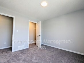 9487-9227 227 St NW in Edmonton, AB - Building Photo - Building Photo