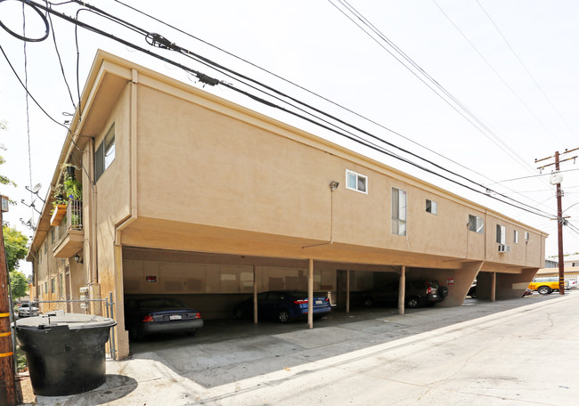 7348 Milton Ave in Whittier, CA - Foto de edificio - Building Photo