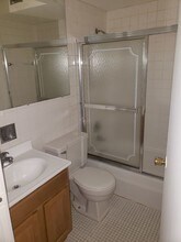 5909 N Kenmore Ave-Unit -303 in Chicago, IL - Building Photo - Building Photo