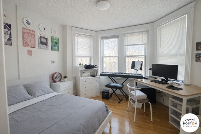 property at 165 Hemenway St