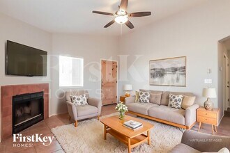 3392 W Vía Campana De Oro in Tucson, AZ - Foto de edificio - Building Photo