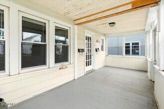 4 Edison Ave in Albany, NY - Building Photo - Building Photo