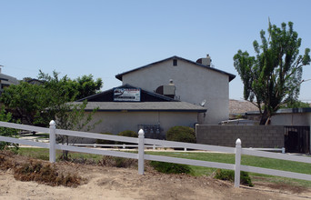 15814 Olalee Rd in Apple Valley, CA - Building Photo - Building Photo