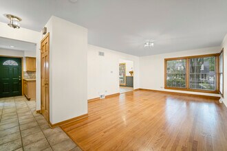 421 N Elm St in Itasca, IL - Building Photo - Building Photo