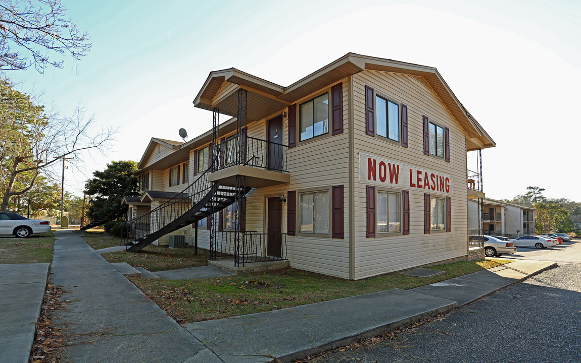 Calibre West Apartments in West Columbia, SC - Building Photo