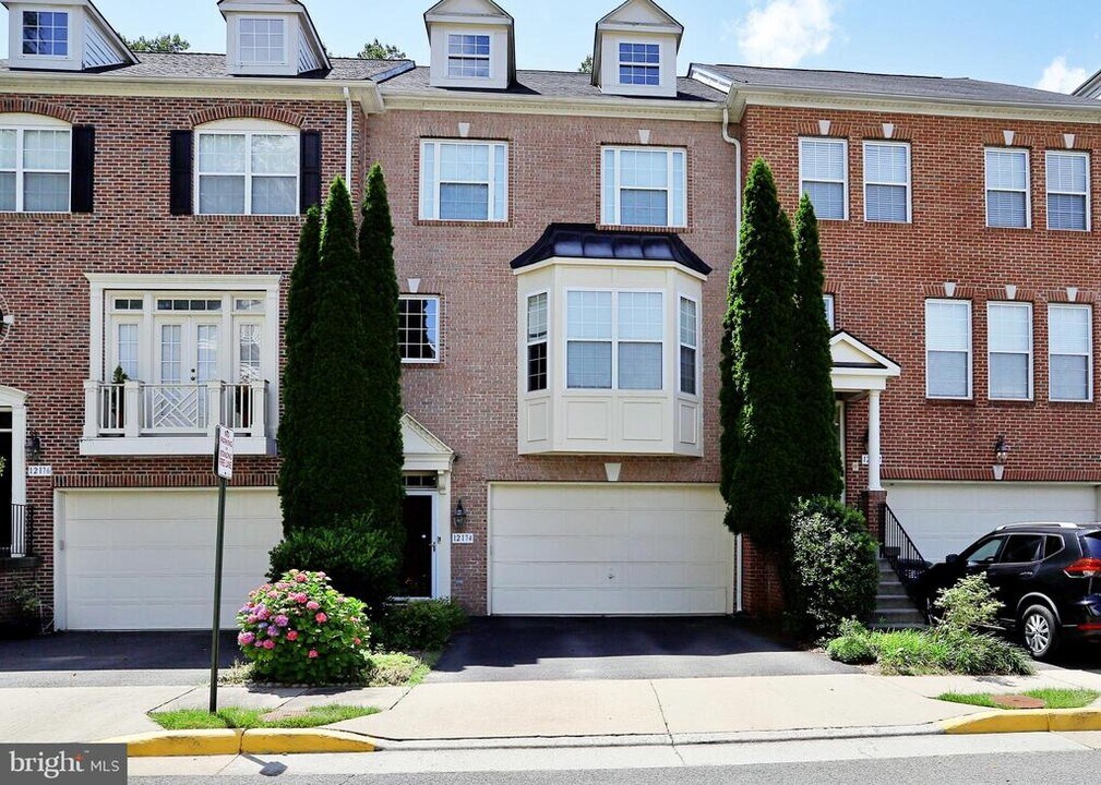 12174 Bridgend Run in Fairfax, VA - Building Photo
