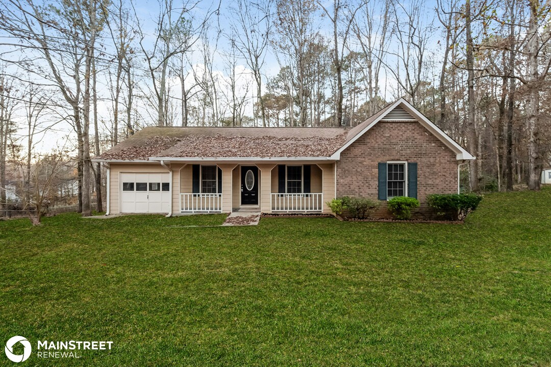 70 Woodland Trce in Stockbridge, GA - Building Photo