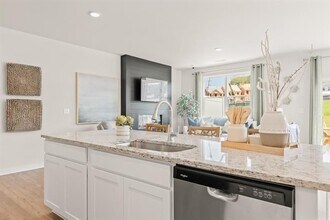 971 Sutherland Ln in Lawrenceville, GA - Foto de edificio - Building Photo