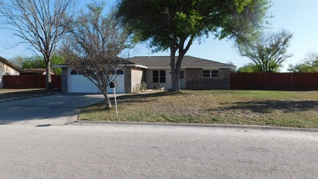 117 Jaimie Way in Del Rio, TX - Building Photo - Building Photo