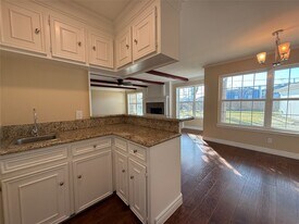 318 Big Hollow Ln in Houston, TX - Building Photo