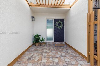 13174 SW 10th Terrace Dr in Miami, FL - Building Photo - Building Photo