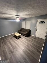 35 Darwin Dr in Jonesboro, GA - Building Photo - Building Photo