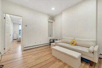 110 Washington St in Hoboken, NJ - Building Photo - Building Photo