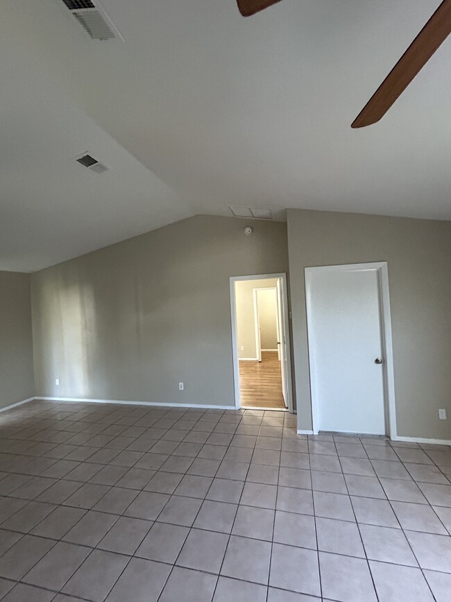8341 Butternut Rd in Ft. Myers, FL - Building Photo - Building Photo