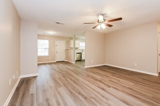 1146 Brookstone Rd in Atlanta, GA - Foto de edificio - Building Photo