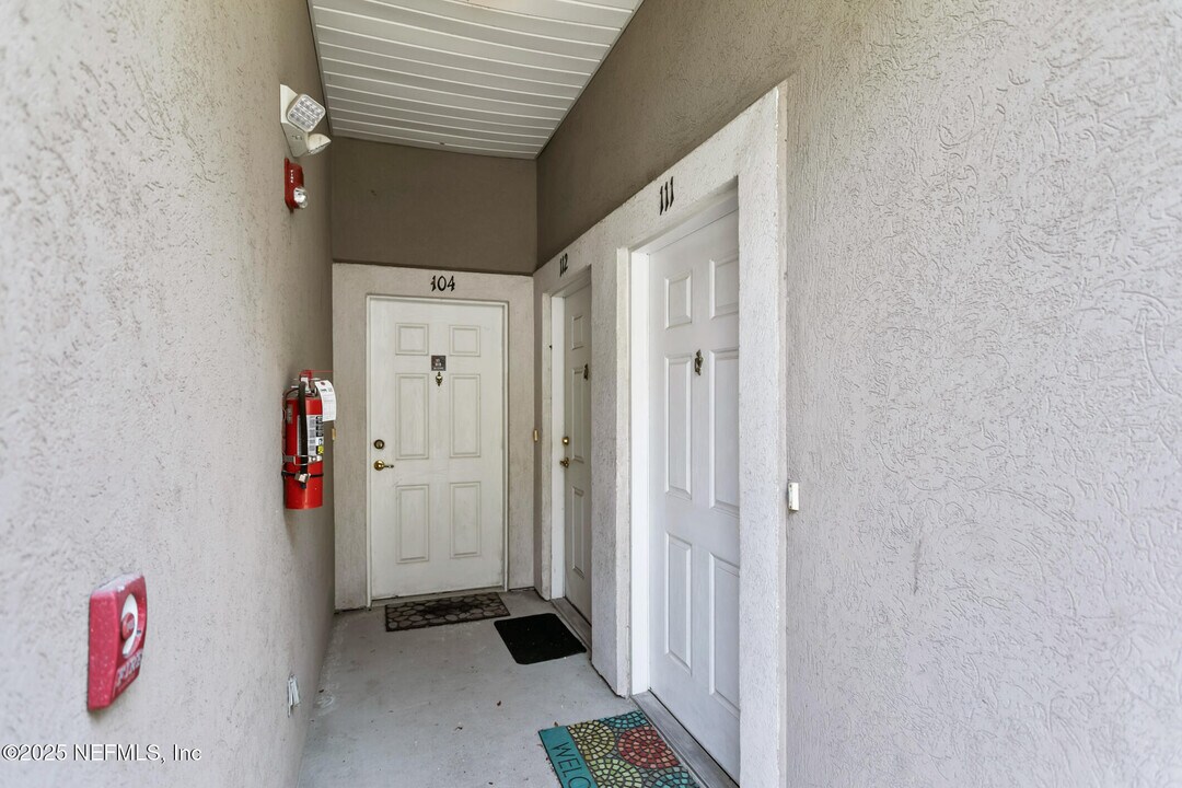 7036 Deer Lodge Cir in Jacksonville, FL - Building Photo
