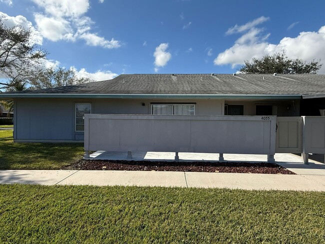 4055 NW Cinnamon Tree Cir in Jensen Beach, FL - Building Photo - Building Photo