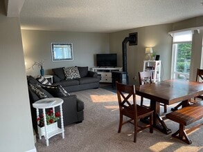 802 Old Beach Rd, Unit 101 in Freeland, WA - Foto de edificio - Building Photo