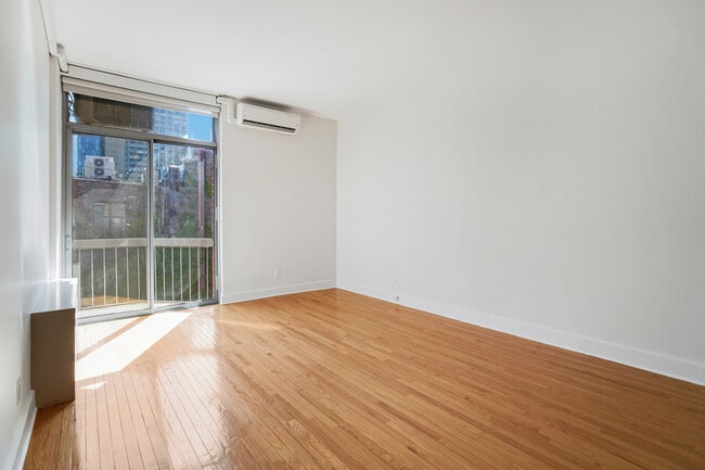 property at 184 Thompson St