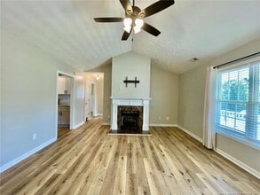 5325 Wallbrook Dr in Fayetteville, NC - Building Photo - Building Photo