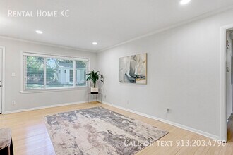 5906 W 75th Terrace in Prairie Village, KS - Building Photo - Building Photo