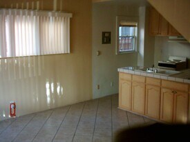 1154 Cedar Ave in Long Beach, CA - Building Photo