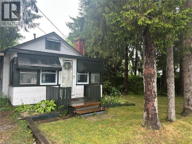 3852 Roxborough Ave in Fort Erie, ON - Building Photo - Building Photo