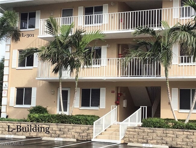 property at 3071 Sandpiper Bay Cir