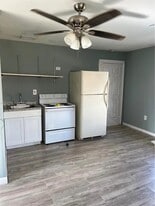 1928 McKinley St in Hollywood, FL - Building Photo