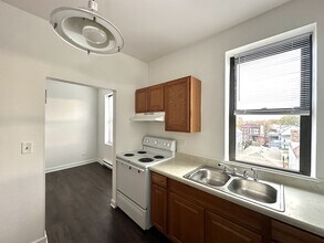 3627 W Dickens Ave in Chicago, IL - Foto de edificio - Building Photo