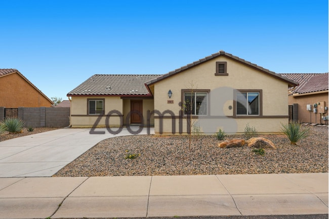 565 W Black Hawk Pl in Casa Grande, AZ - Building Photo - Building Photo